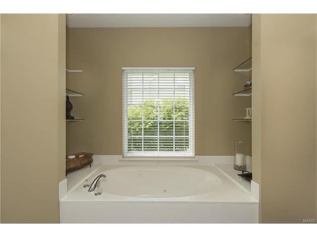 1038 Kiefer Ridge Dr, Ballwin, MO 63021 photo 23