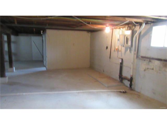 3706 Risch Ave, Saint Louis, MO 63125 photo 11