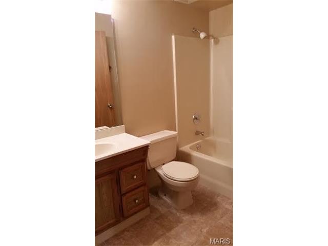 512 Durango Dr, O'fallon, MO 63368 photo 12