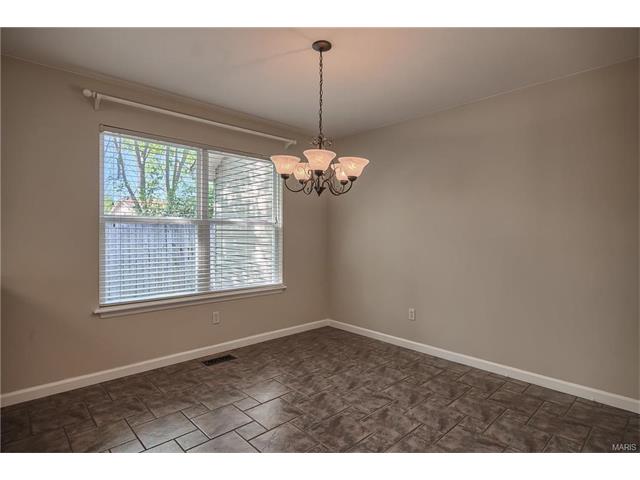 442 Governor Ct, Ballwin, MO 63021 photo 14