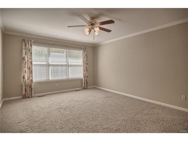 442 Governor Ct, Ballwin, MO 63021 photo 18