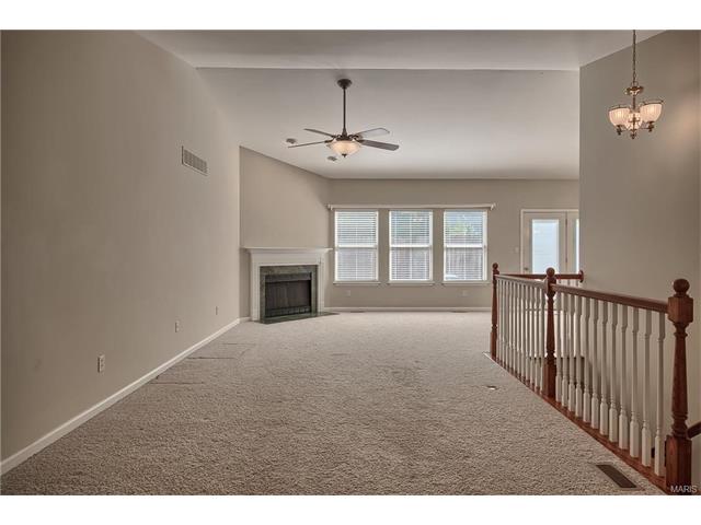 442 Governor Ct, Ballwin, MO 63021 photo 4