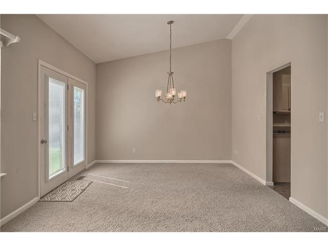 442 Governor Ct, Ballwin, MO 63021 photo 9