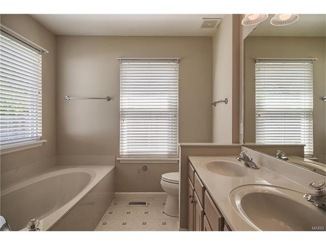 442 Governor Ct, Ballwin, MO 63021 photo 21