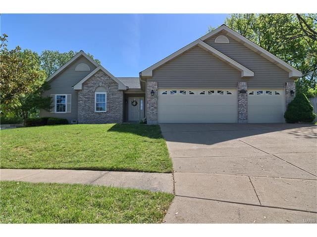 442 Governor Ct, Ballwin, MO 63021 photo 2
