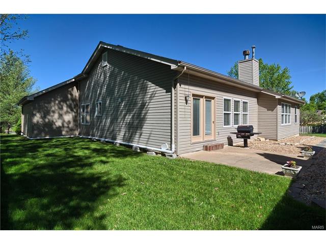 442 Governor Ct, Ballwin, MO 63021 photo 25