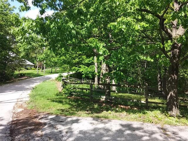 1314 Bear Canyon Rd, Ballwin, MO 63021 photo 3