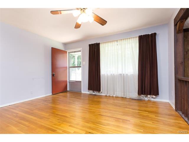 9502 Minerva Ave, Saint Louis, MO 63114 photo 3