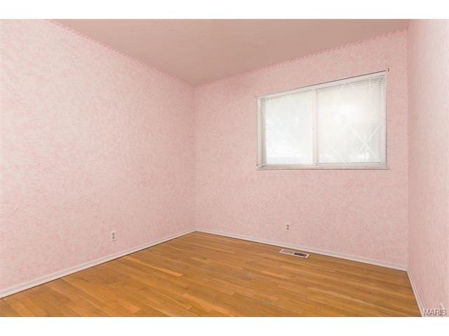 9502 Minerva Ave, Saint Louis, MO 63114 photo 16
