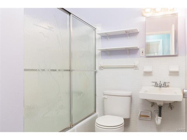 9502 Minerva Ave, Saint Louis, MO 63114 photo 15