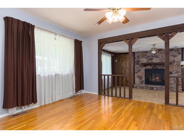 9502 Minerva Ave, Saint Louis, MO 63114 photo 4