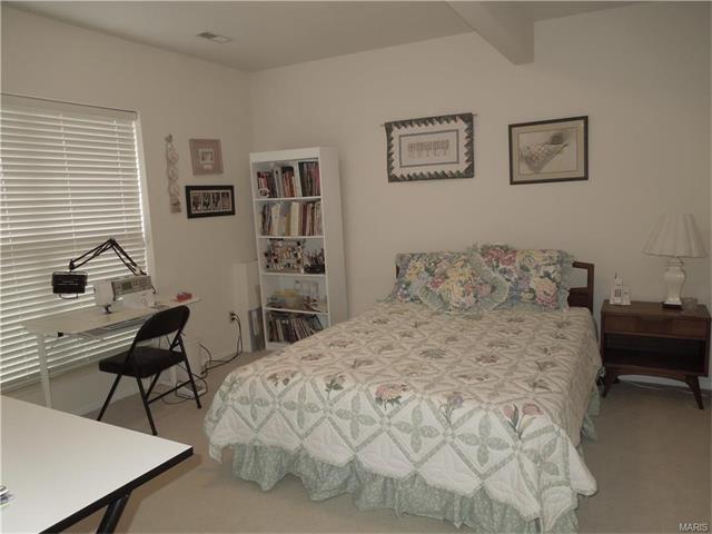 981 Timber Gln, Ballwin, MO 63021 photo 43
