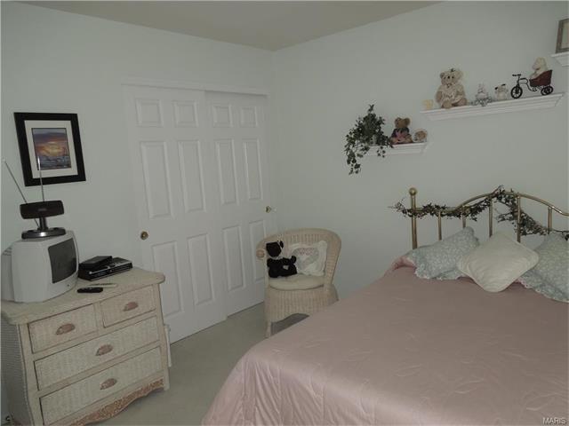 981 Timber Gln, Ballwin, MO 63021 photo 38