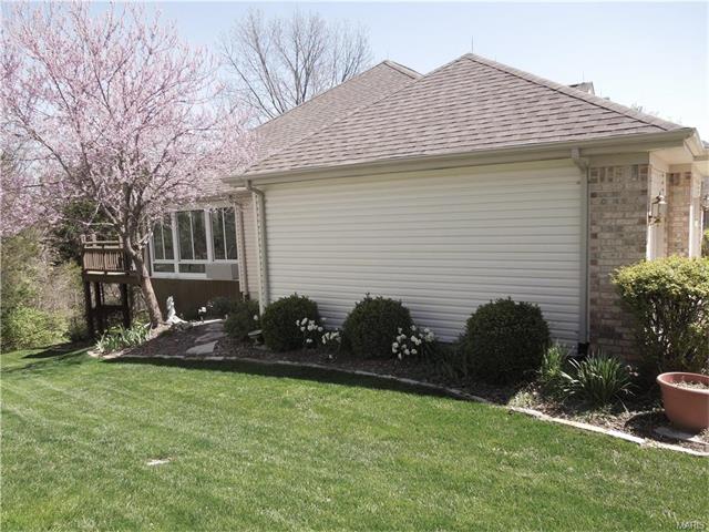 981 Timber Gln, Ballwin, MO 63021 photo 5