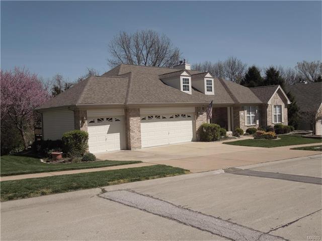 981 Timber Gln, Ballwin, MO 63021 photo 3