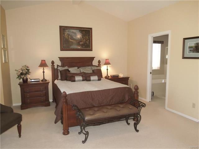981 Timber Gln, Ballwin, MO 63021 photo 21