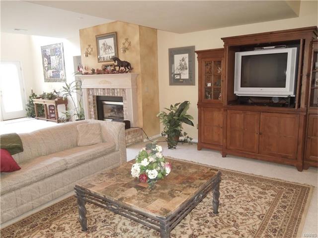 981 Timber Gln, Ballwin, MO 63021 photo 31