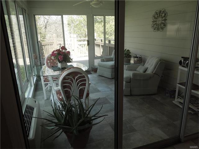 981 Timber Gln, Ballwin, MO 63021 photo 16