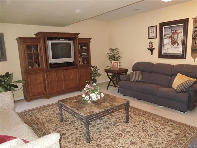 981 Timber Gln, Ballwin, MO 63021 photo 32