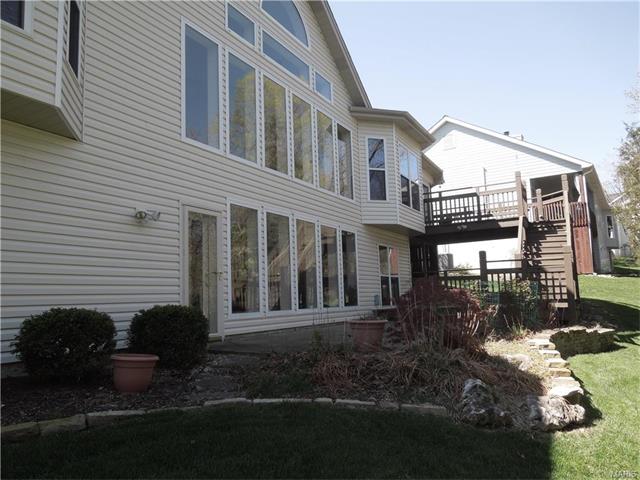 981 Timber Gln, Ballwin, MO 63021 photo 4