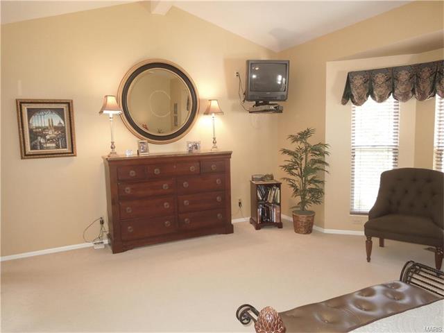 981 Timber Gln, Ballwin, MO 63021 photo 22