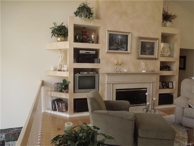981 Timber Gln, Ballwin, MO 63021 photo 17