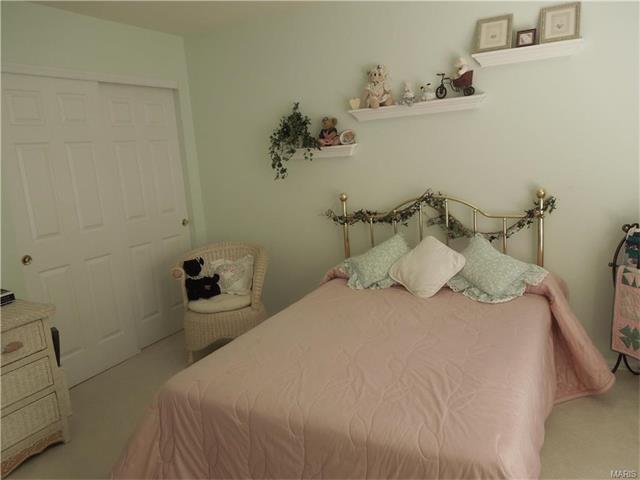 981 Timber Gln, Ballwin, MO 63021 photo 36