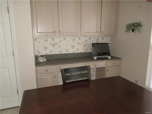981 Timber Gln, Ballwin, MO 63021 photo 12