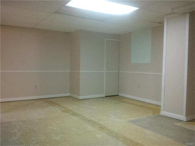 568 Oak Ridge Trl, Ballwin, MO 63021 photo 17