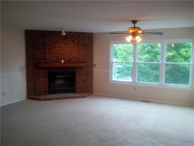 568 Oak Ridge Trl, Ballwin, MO 63021 photo 3