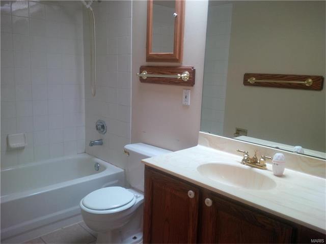 568 Oak Ridge Trl, Ballwin, MO 63021 photo 12