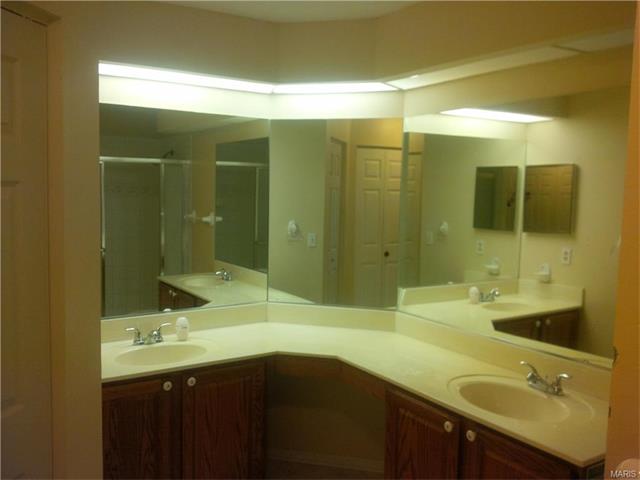 568 Oak Ridge Trl, Ballwin, MO 63021 photo 9
