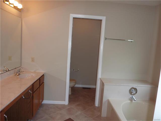 28 President Dr, O'fallon, MO 63368 photo 17