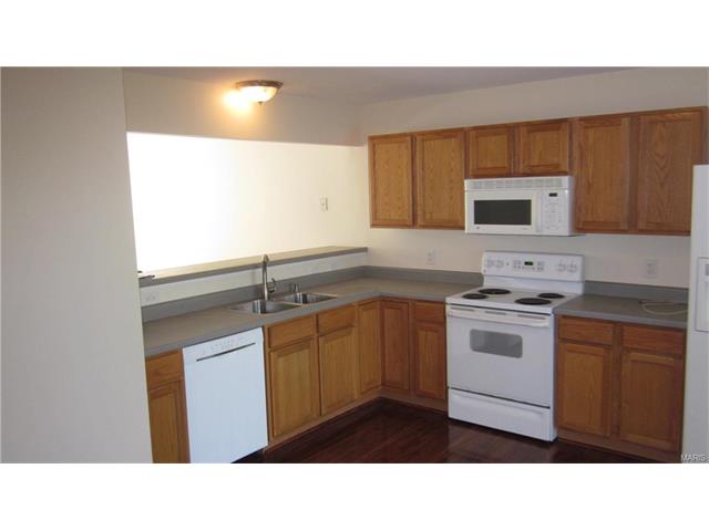 705 Hyde Dr, O'fallon, MO 63366 photo 4