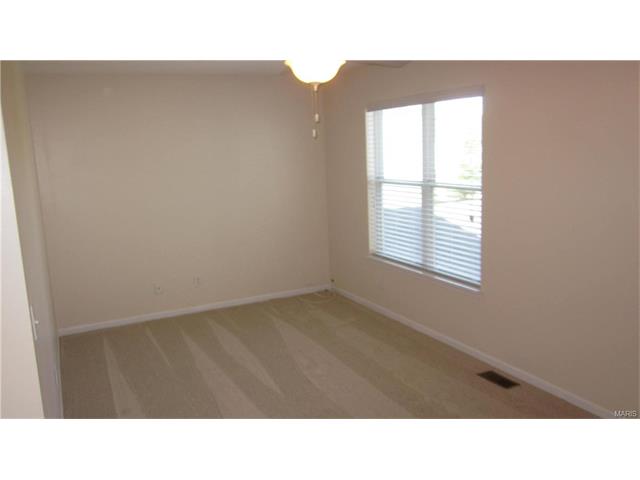 705 Hyde Dr, O'fallon, MO 63366 photo 7