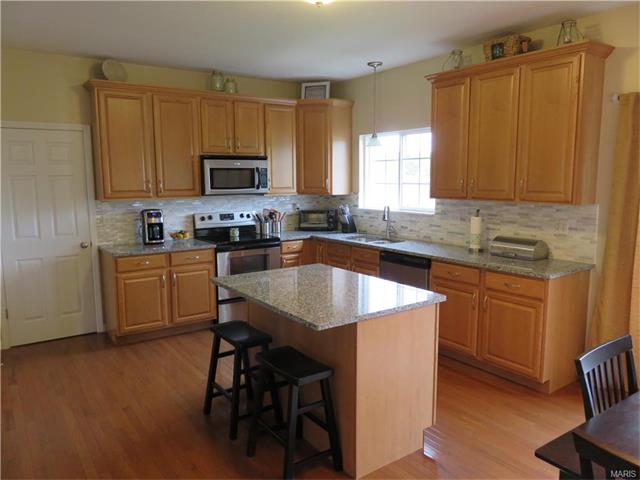 2 Doe Valley Ct, O'fallon, MO 63366 photo 3