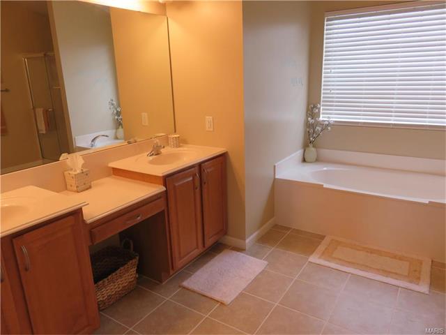 2 Doe Valley Ct, O'fallon, MO 63366 photo 11