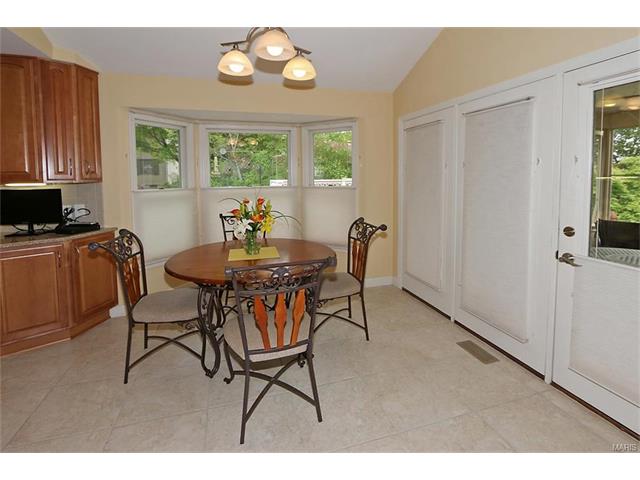 811 Stone Canyon Dr, Ballwin, MO 63021 photo 14