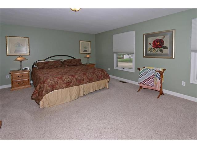 811 Stone Canyon Dr, Ballwin, MO 63021 photo 15