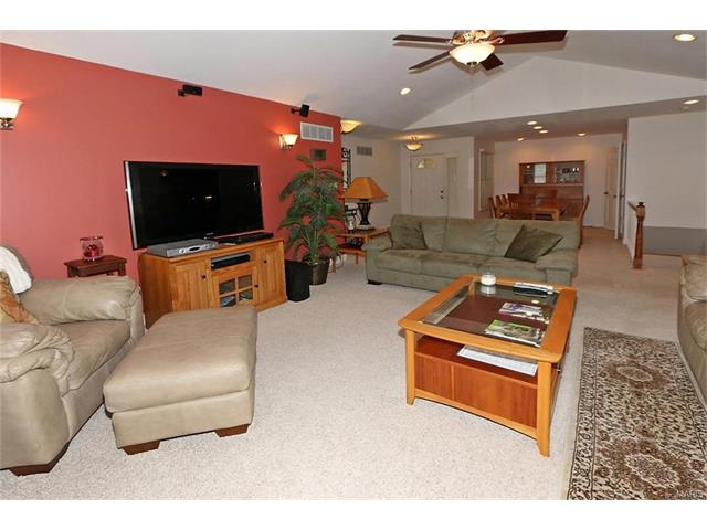 811 Stone Canyon Dr, Ballwin, MO 63021 photo 7