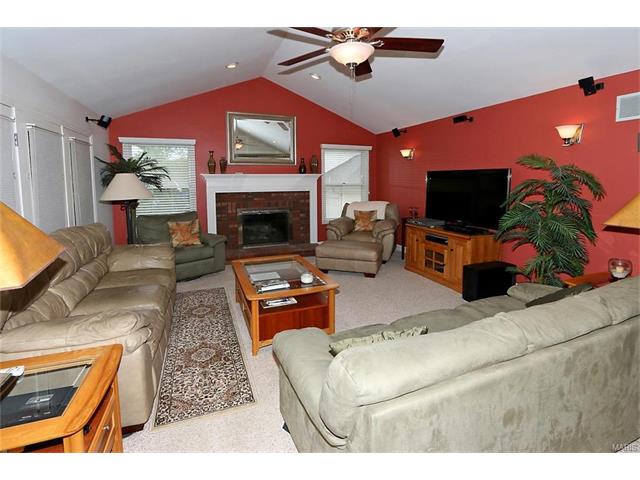 811 Stone Canyon Dr, Ballwin, MO 63021 photo 6