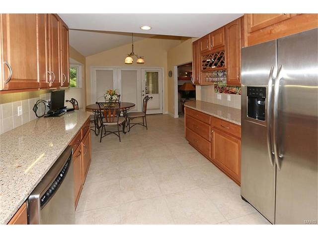 811 Stone Canyon Dr, Ballwin, MO 63021 photo 13