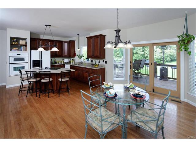 939 Crown Pointe Estates Dr, Wildwood, MO 63021 photo 2