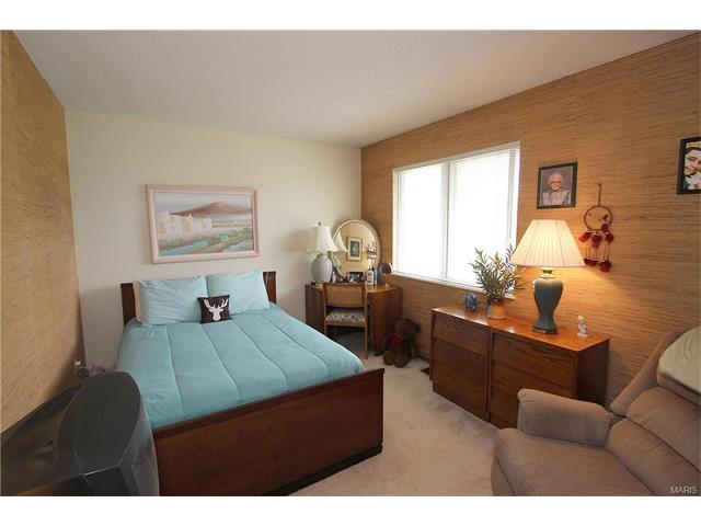 717 Oak Meadows Ct, Ballwin, MO 63021 photo 18
