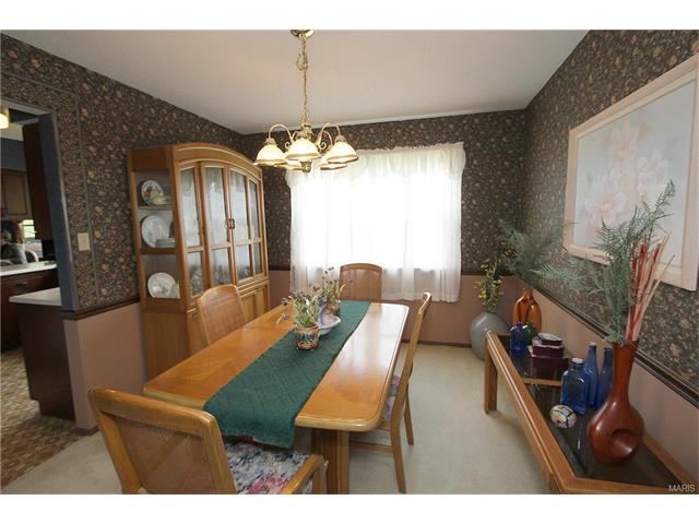 717 Oak Meadows Ct, Ballwin, MO 63021 photo 6