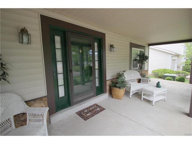717 Oak Meadows Ct, Ballwin, MO 63021 photo 2