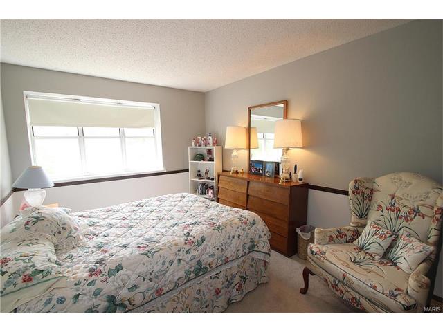 717 Oak Meadows Ct, Ballwin, MO 63021 photo 19