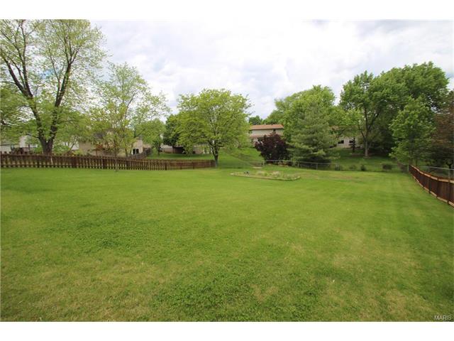 717 Oak Meadows Ct, Ballwin, MO 63021 photo 27