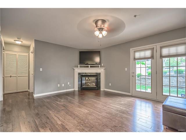 100 Towne Square Ct #B, Eureka, MO 63025 photo 9