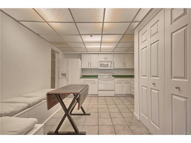 100 Towne Square Ct #B, Eureka, MO 63025 photo 6